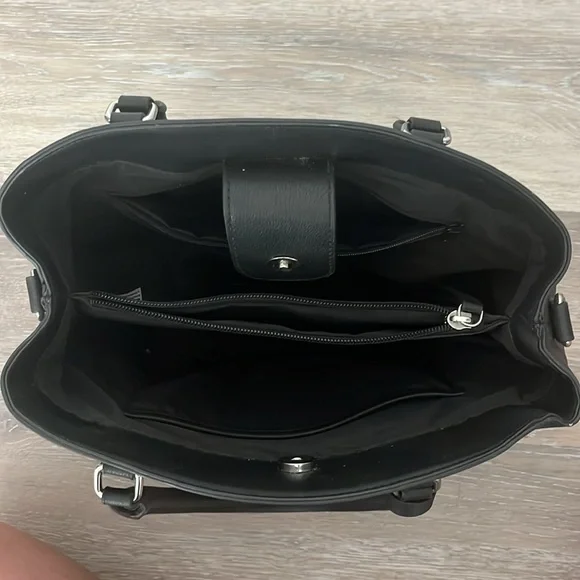 Nine West pocketbook! - Picture 4 of 5